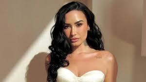 Demi Lovato cancela cinco shows de turnê para preservar a saúde