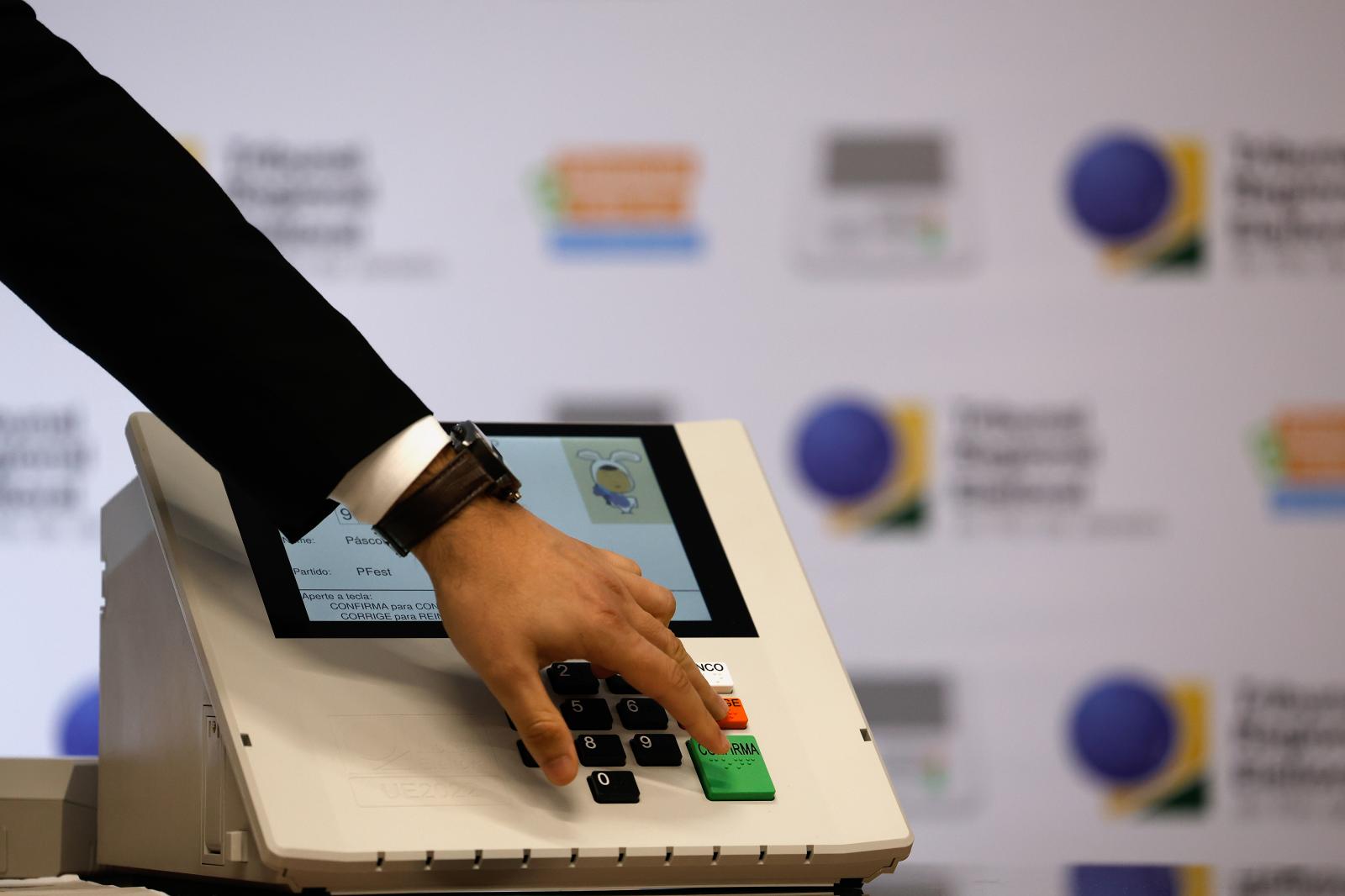 Eleições 2026: eleitor escolherá dois senadores; veja como votar corretamente