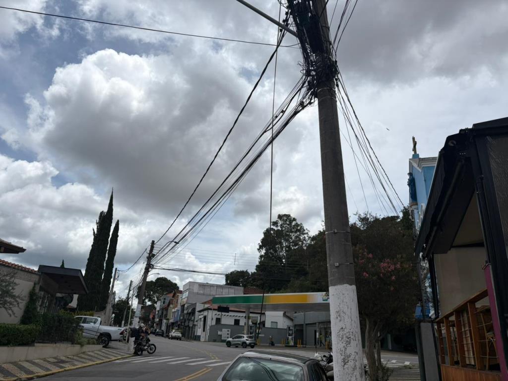 Empresas são convocadas para regularização imediata da fiação urbana em Bragança
