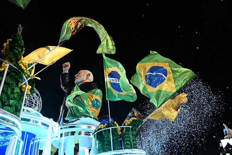 Escola de samba que fez homenagem a Lula é rebaixada para o segundo escalão do carnaval carioca