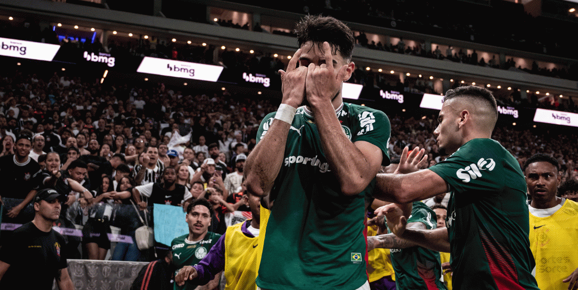  Flaco López decide, Palmeiras vence o Corinthians e encosta na liderança
