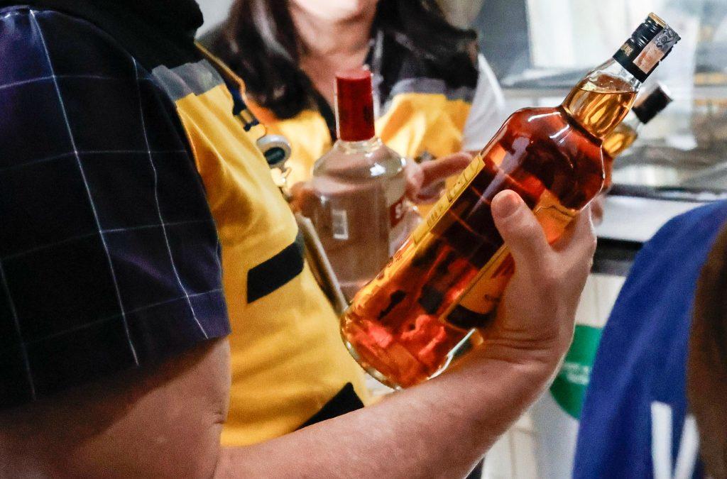 Governo de SP reforça cuidados para prevenir casos de intoxicação por metanol durante o Carnaval