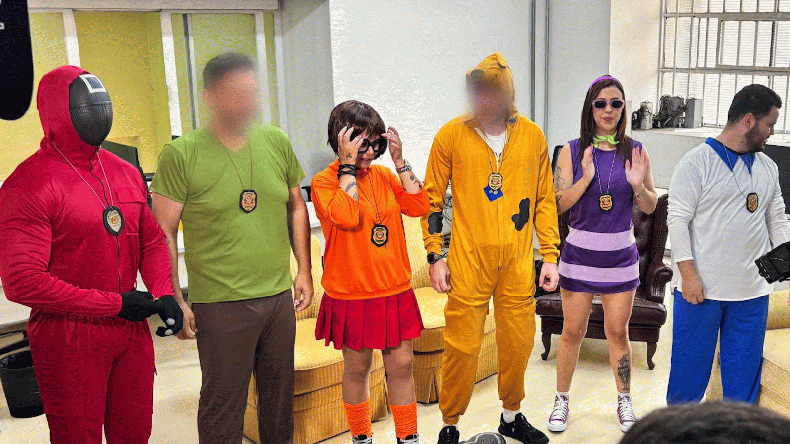 Policiais fantasiados de Scooby-Doo prendem trio e recuperam oito celulares