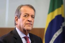 Valdemar Costa Neto afirma que Zema seria 'vice ideal' para Flávio Bolsonaro