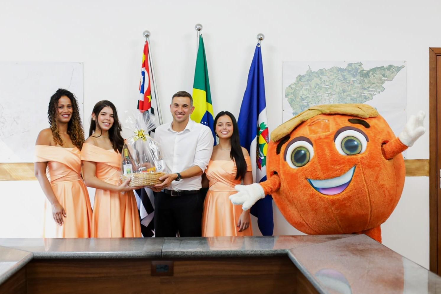 21ª Festa do Caqui & Cia. ganha divulgação regional com roteiro em cidades do Circuito das Frutas