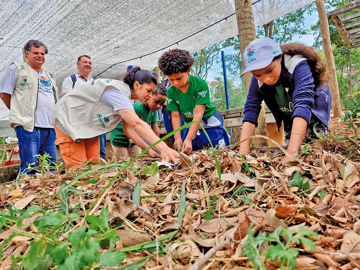 Associação Mata Ciliar e Petrobras renovam parceria e ampliam ações de preservação ambiental em 17 cidades