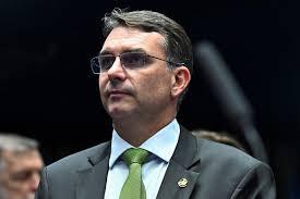 Atlas/Bloomberg: Flávio Bolsonaro tem 47,6% e Lula registra 46,6% em eventual segundo turno