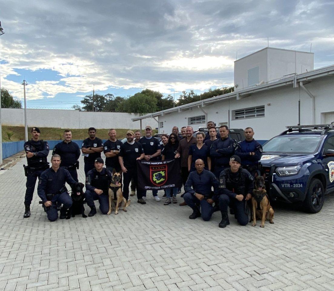 Canil da GMJ é destaque internacional e recebe elogios de policiais dos EUA