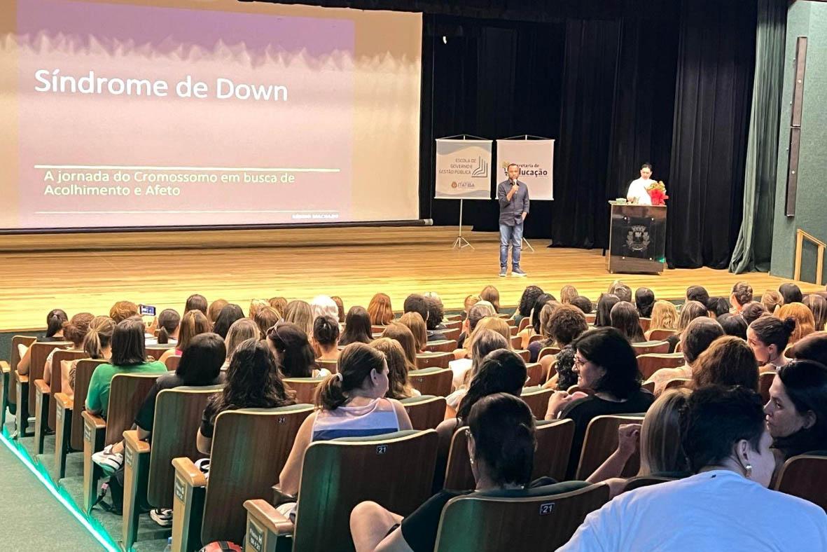 Educação promove palestra sobre inclusão em celebração ao Dia da Síndrome de Down