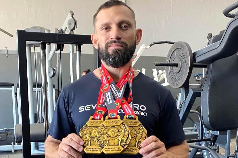 Equipe Itatiba tem dois campeões absolutos no Campeonato Paulista de Powerlifting 