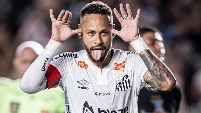 Neymar retorna aos treinos com o elenco do Santos e pode ser titular contra o Mirassol