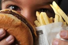 Uma em cada cinco crianças e adolescentes tem sobrepeso ou obesidade