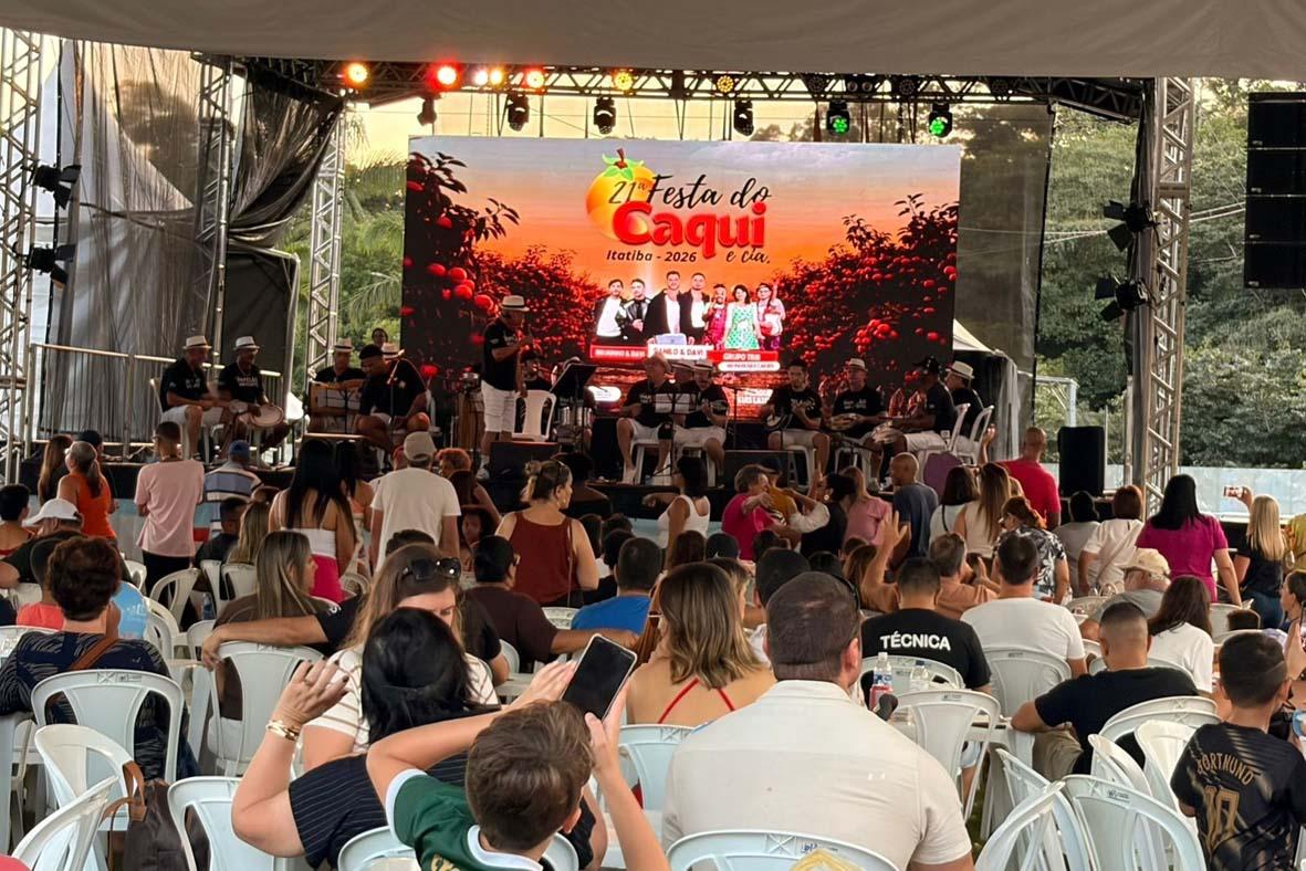 1º fim de semana da Festa do Caqui reúne mais de 50 mil visitantes 1º fim de semana da Festa do Caqui reúne mais de 50 mil visitantes