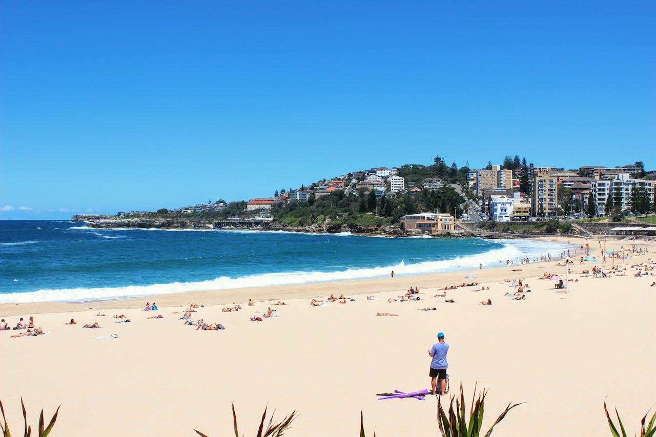 Como planejar um dia perfeito na Praia de Camburi: dicas de acesso e o que levar