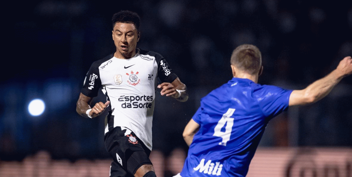 Corinthians e São Paulo vencem e abrem vantagem