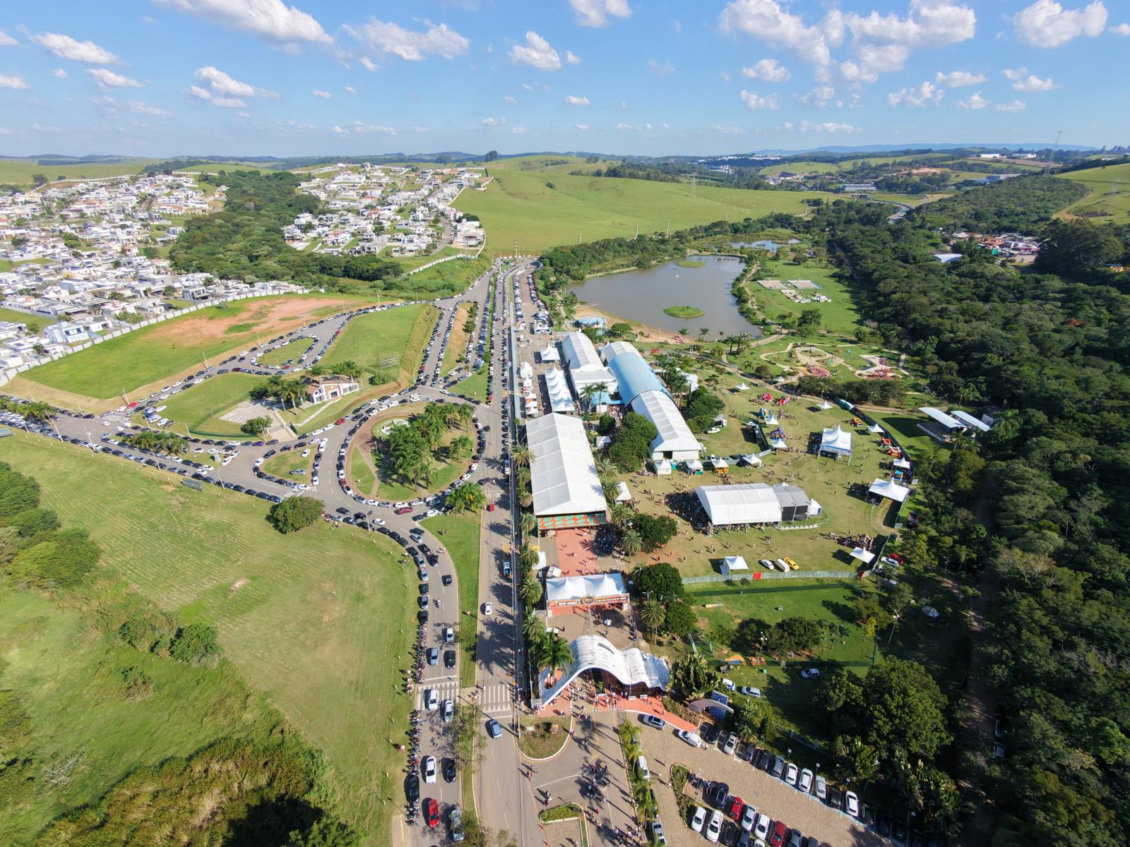 Festa do Caqui 2026 encerra com recorde de público, crescimento nas vendas e forte impacto social