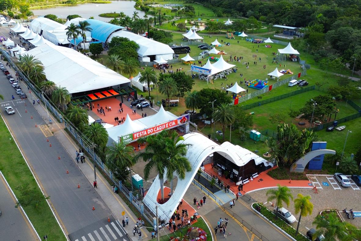 Festa do Caqui e Cia começa nesta sexta com programação ampliada, shows e novidades para toda a família
