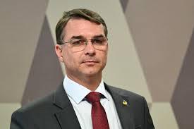 Flávio Bolsonaro pede união na direita depois de farpas entre Eduardo e Nikolas