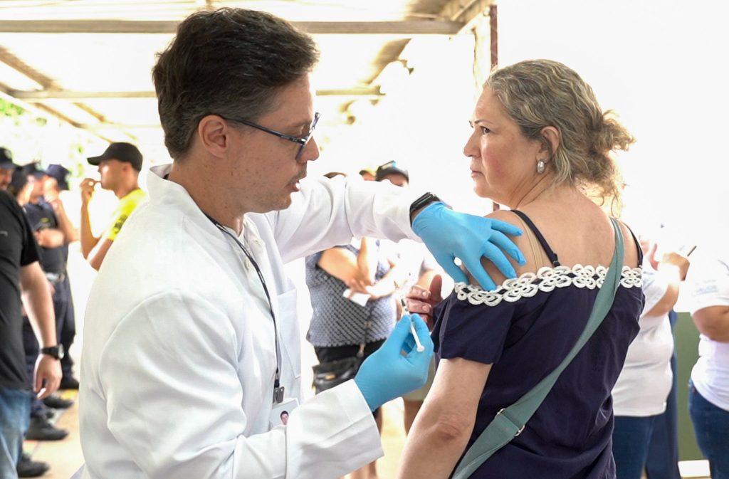 Instituto Butantan recruta voluntários de 60 anos ou mais para ensaio clínico da vacina adjuvada contra gripe em idosos