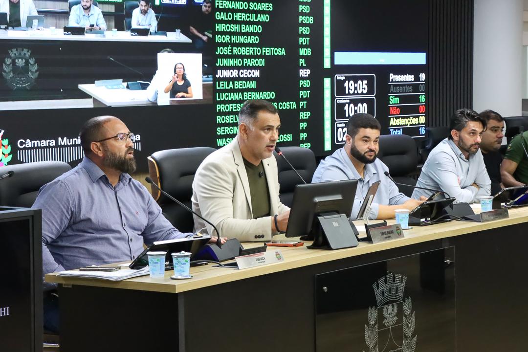 Sessões extraordinárias aprovam pacote de projetos e marcam ritmo da Câmara