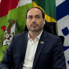 Após visitar Bolsonaro, Carlos diz que PL irá apoiar Alfredo Gaspar e Arthur Lira ao Senado