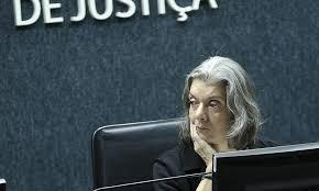 Cármen Lúcia vota por derrubar flexibilização da Lei da Ficha Limpa
