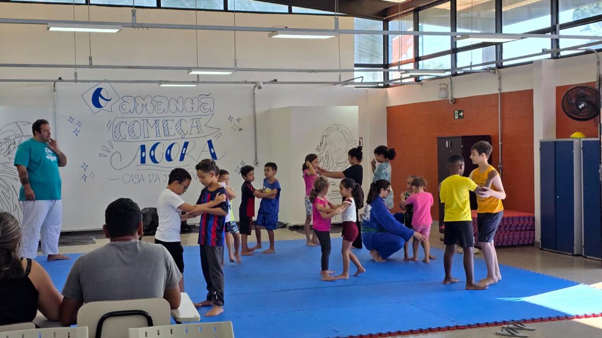 Casa da Juventude abre vagas gratuitas para cursos, workshops e apresentação teatral