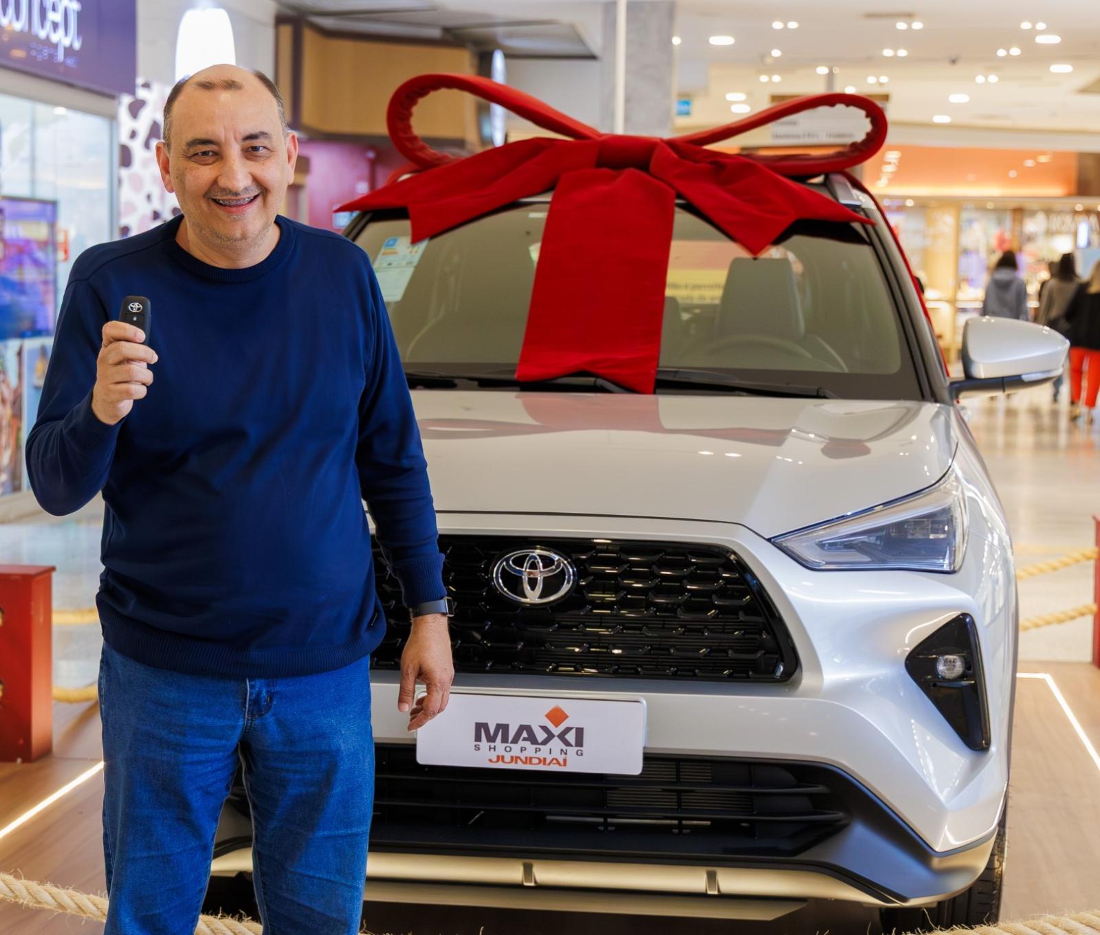 Cliente de Itatiba ganha Toyota Yaris Cross XRE da Campanha de Mães do Maxi Shopping Jundiaí