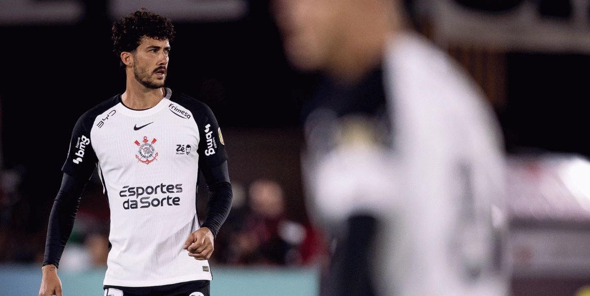  Corinthians arranca empate do Santa Fe nos acréscimos