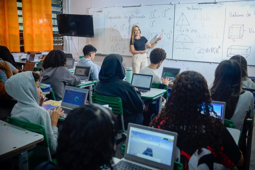 Governo de SP abre processo seletivo para professores de Ensino Fundamental e Médio