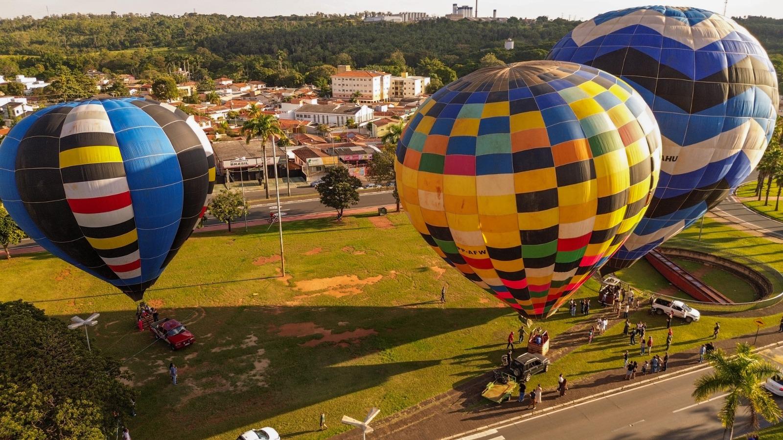 Jaguariúna inicia operação de balonismo e amplia atrações turísticas da cidade