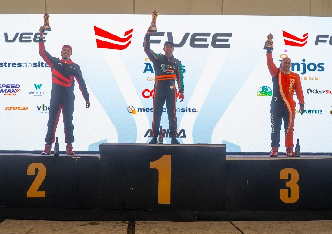 Levi Simões brilha em Interlagos e coloca Itatiba no topo da Fórmula Vee