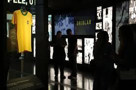 Museu do Futebol lança exposição sobre camisas da seleção brasileira