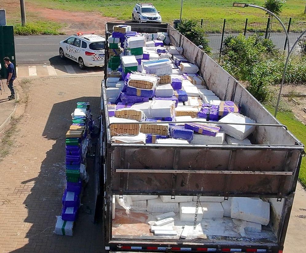 PM de SP apreende 24 toneladas de drogas em rodovia na região de Rio Preto