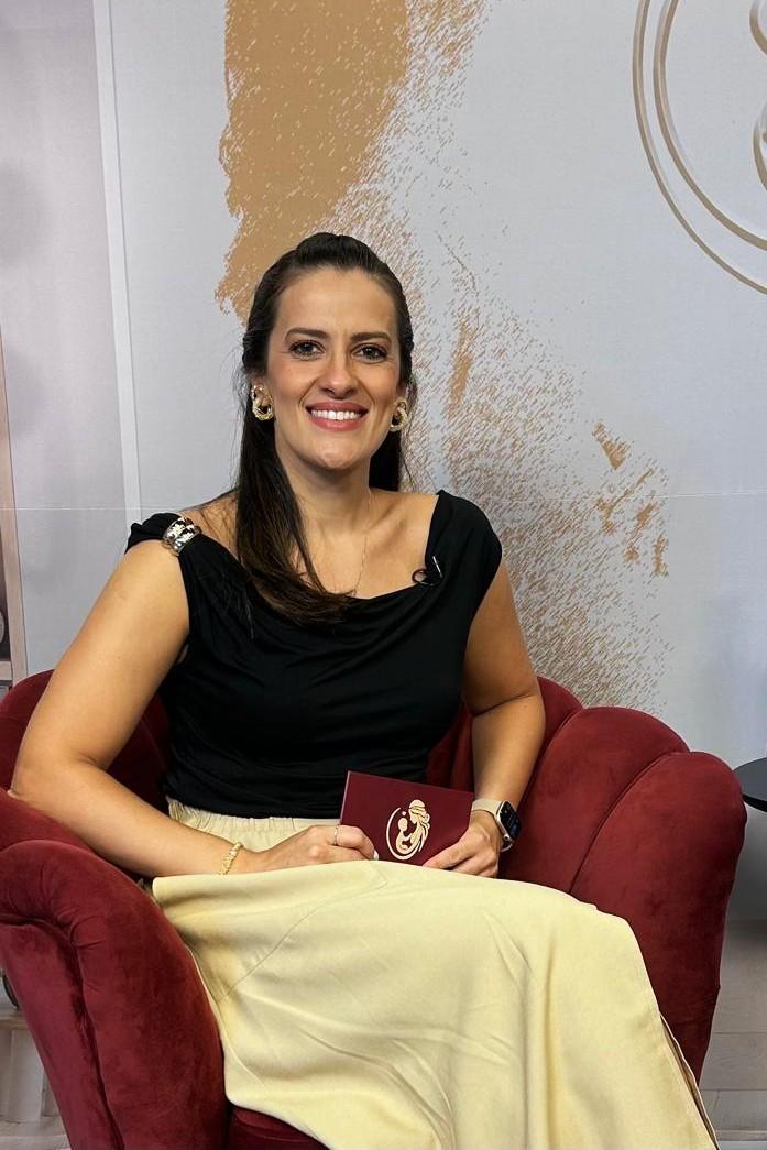 Primeira-dama de Itatiba destaca força e amor das mães em entrevista especial de Dia das Mães