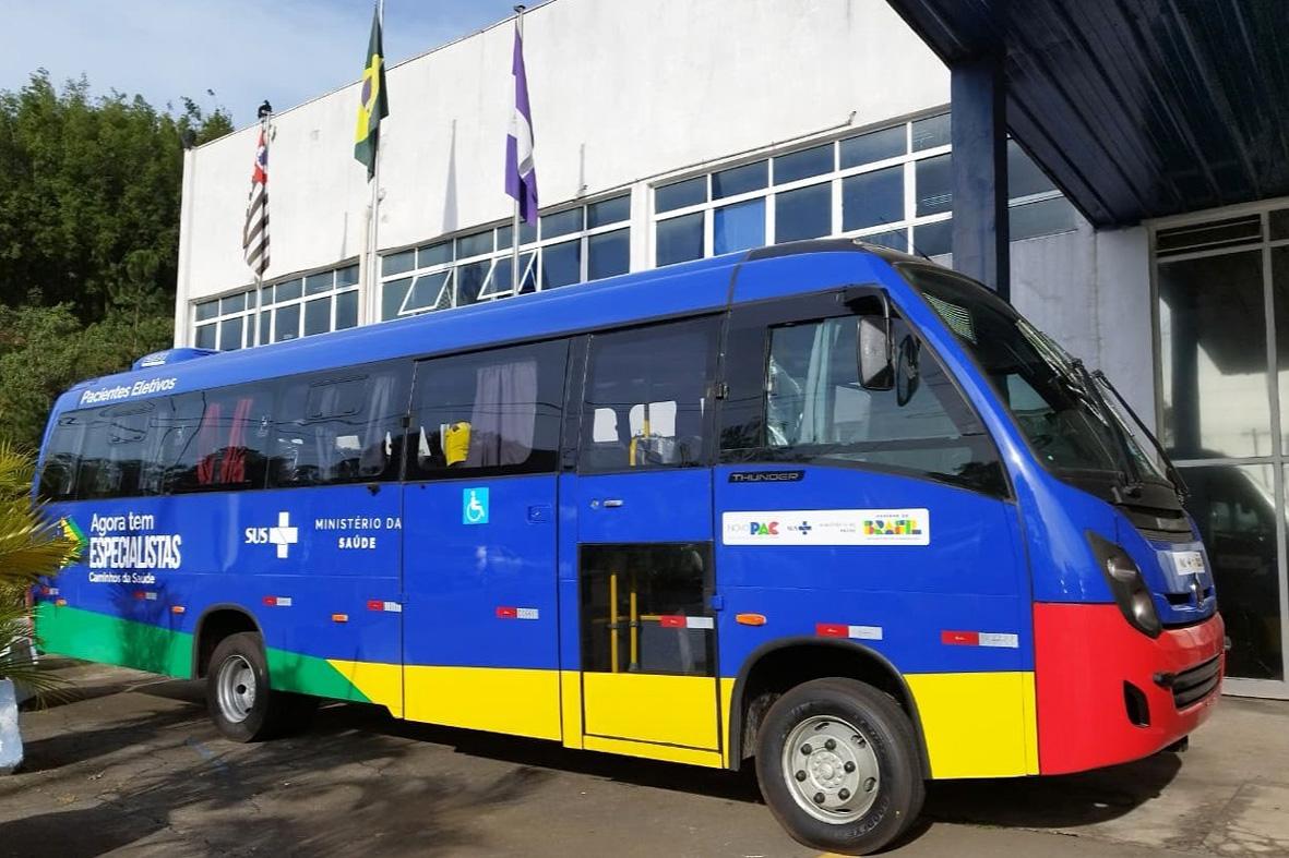 Saúde de Itatiba recebe novo micro-ônibus para transporte de pacientes do SUS