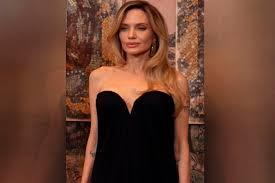 Angelina Jolie diz sentir que seu tempo de vida 'está se esgotando'