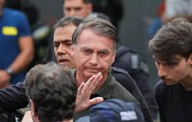 Delegado pede ao STF para ouvir Bolsonaro sobre arma apreendida