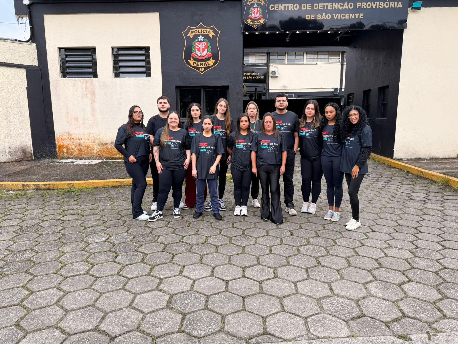 Estudantes de Direito da USF realizam visita técnica ao CDP de São Vicente