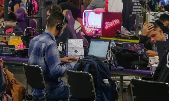 Jovens ocupados são a maioria, mas 6,2 milhões seguem como “nem-nem”
