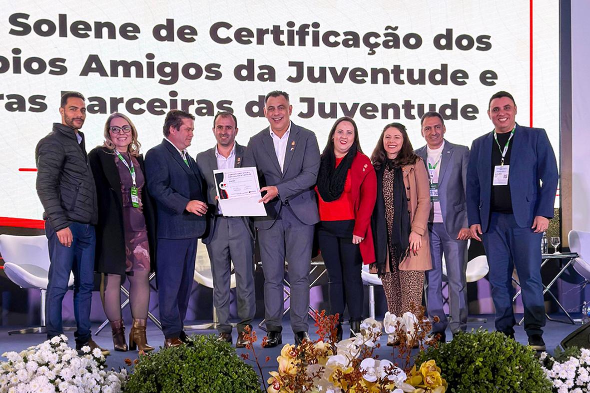 Legislativo Itatibense recebe Certificado “Câmara Parceira da Juventude” pelo terceiro ano consecutivo