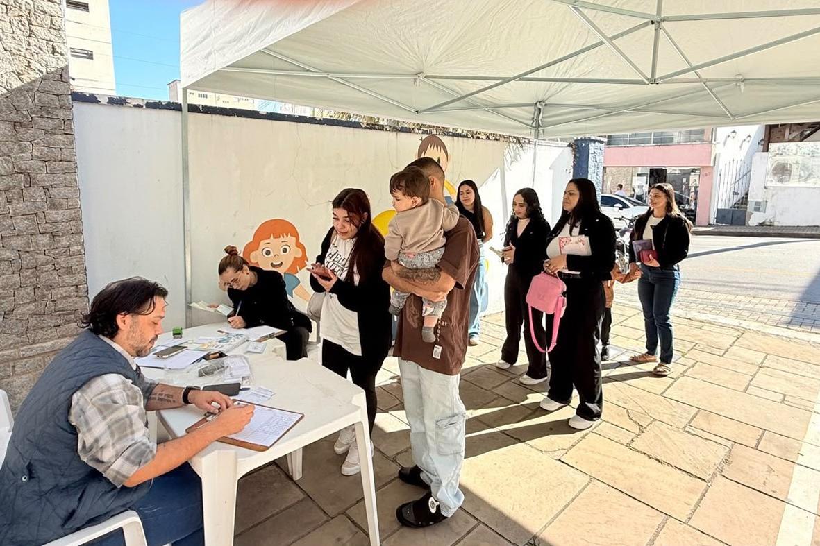 Plantão de vacinação contra gripe aplica 250 doses no CAC