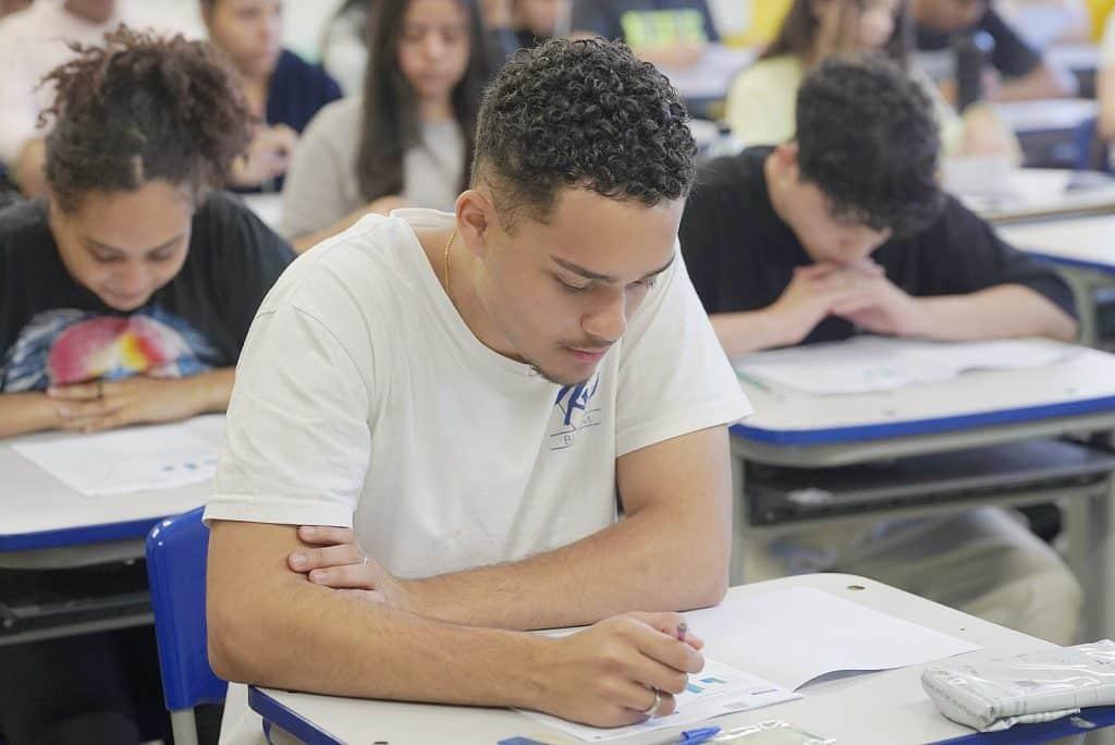 SP retoma Saresp para 3ª série do Ensino Médio e avalia aprendizagem de 339 mil estudantes