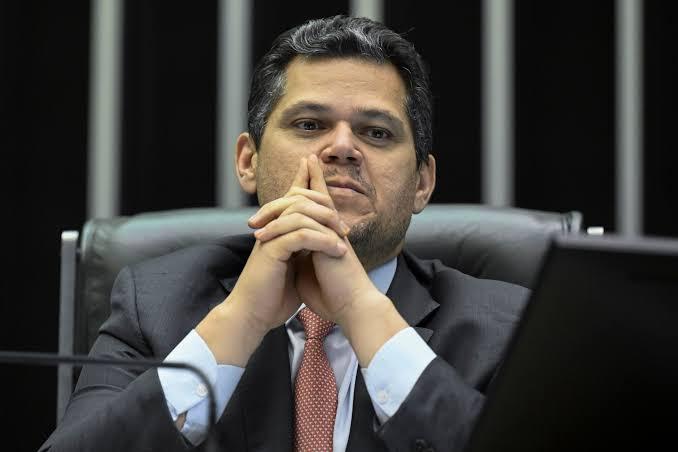 Alcolumbre sobre líder do PT na Câmara: Esse tipo de ameaça não será tolerado