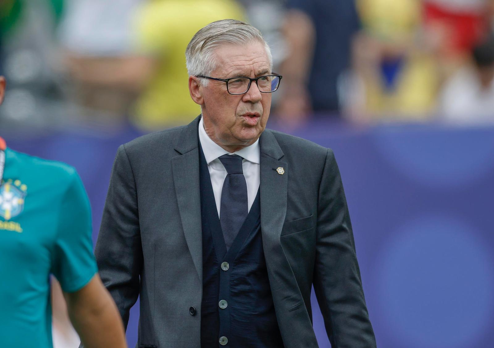Após eliminação na Copa, Ancelotti e jogadores deixam base da seleção em Nova Jersey