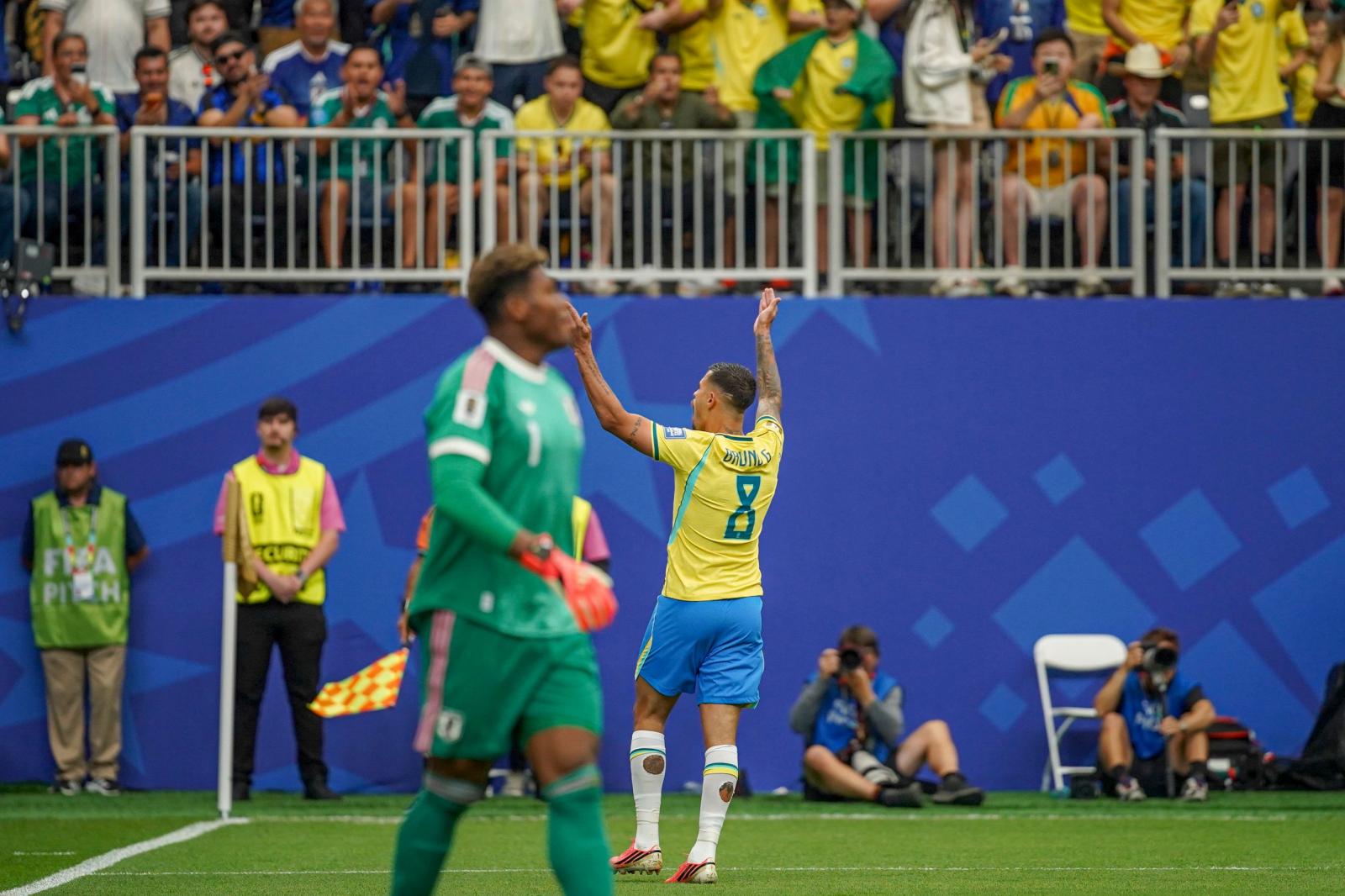 Brasil faz último treino antes de encarar Noruega pelas oitavas