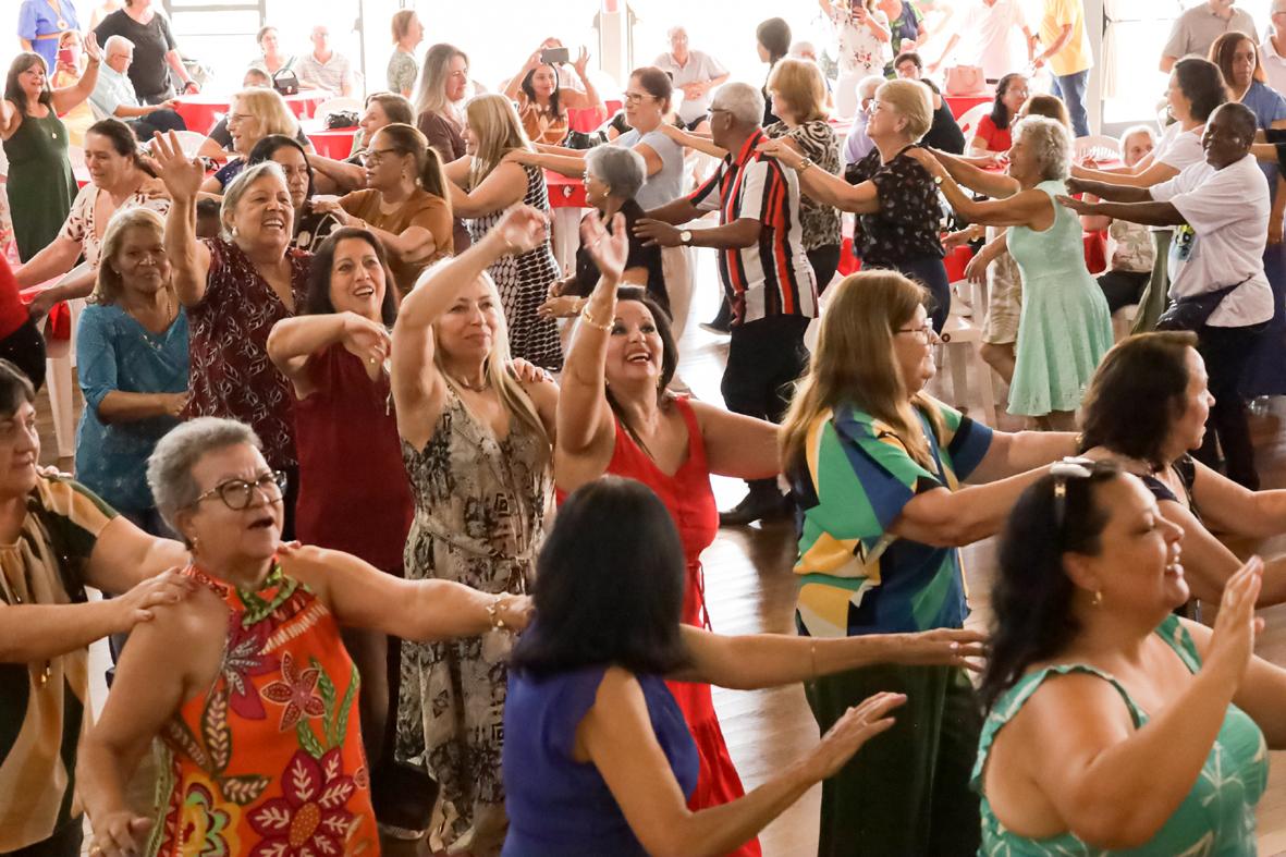 CCI de Itatiba abre aulas de Balé Clássico e Jazz para pessoas 50+
