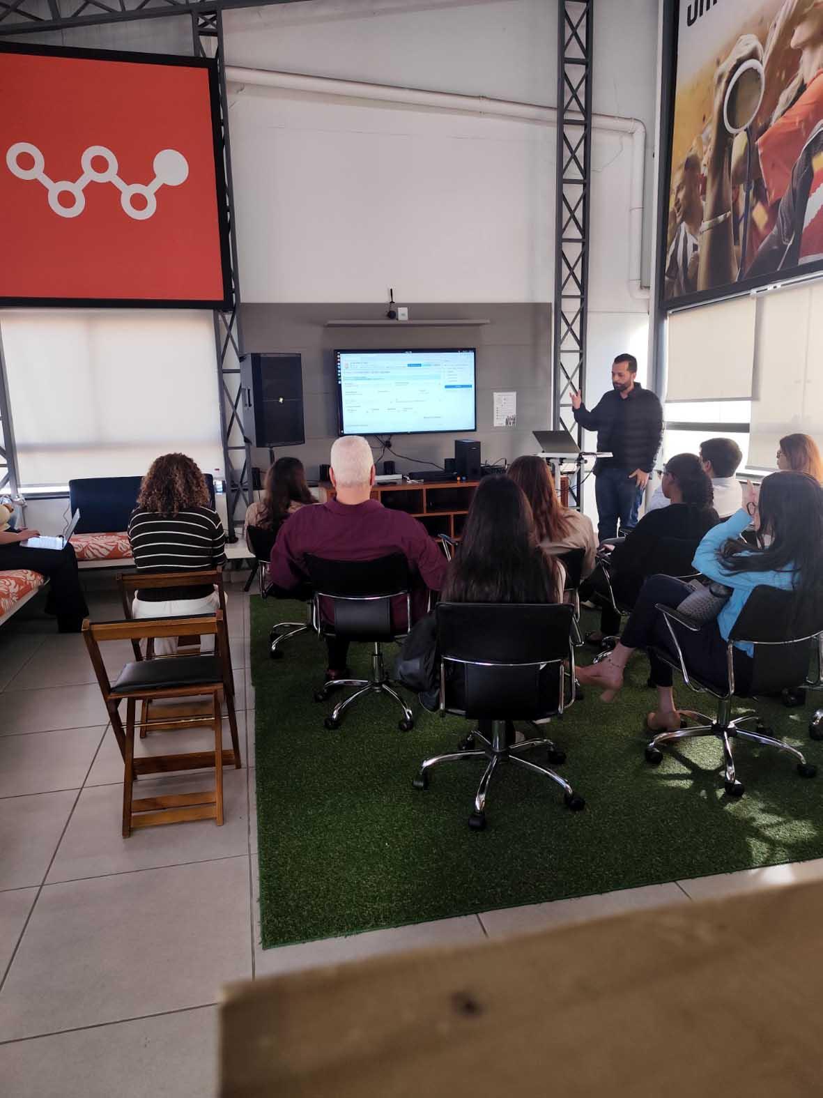 Colaboradoras da Santa Casa participam de workshop sobre tecnologia aplicada à oncologia