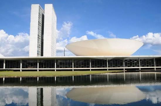 Direita concentra 53% do engajamento entre deputados mais seguidos nas redes, diz Nexus