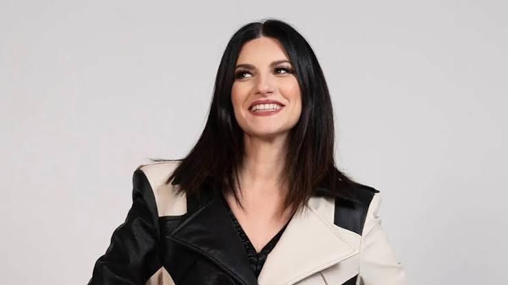 Laura Pausini se apresenta na final da Copa do Mundo; veja todos os artistas